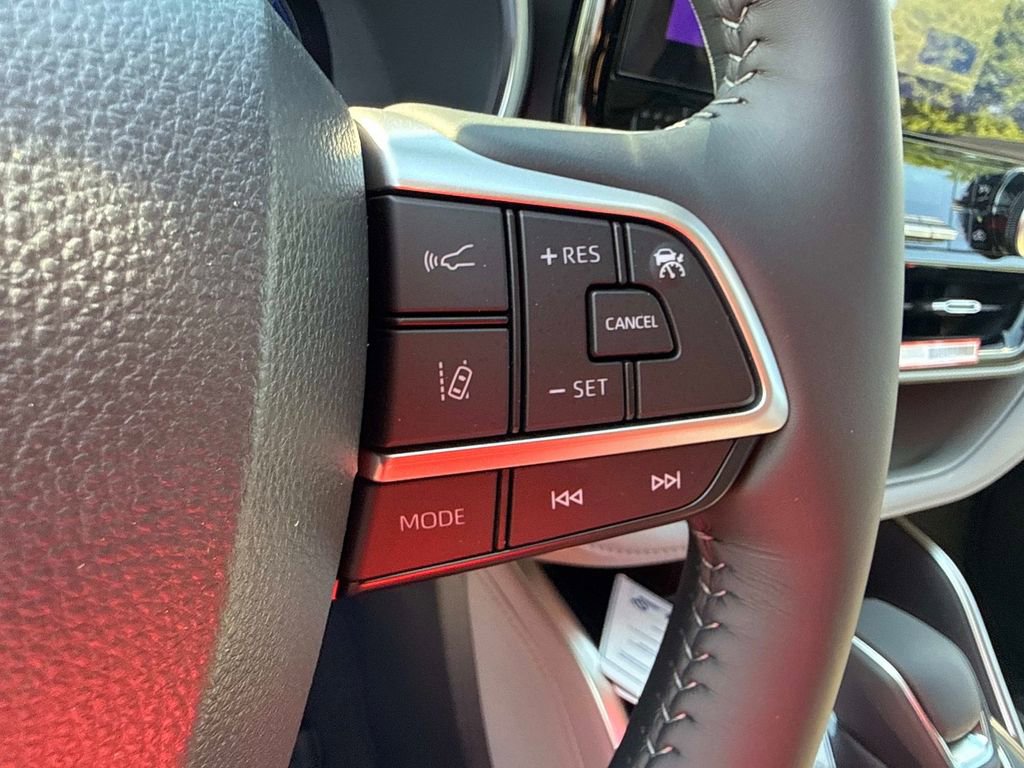 New 2026 Toyota Highlander Platinum image 24