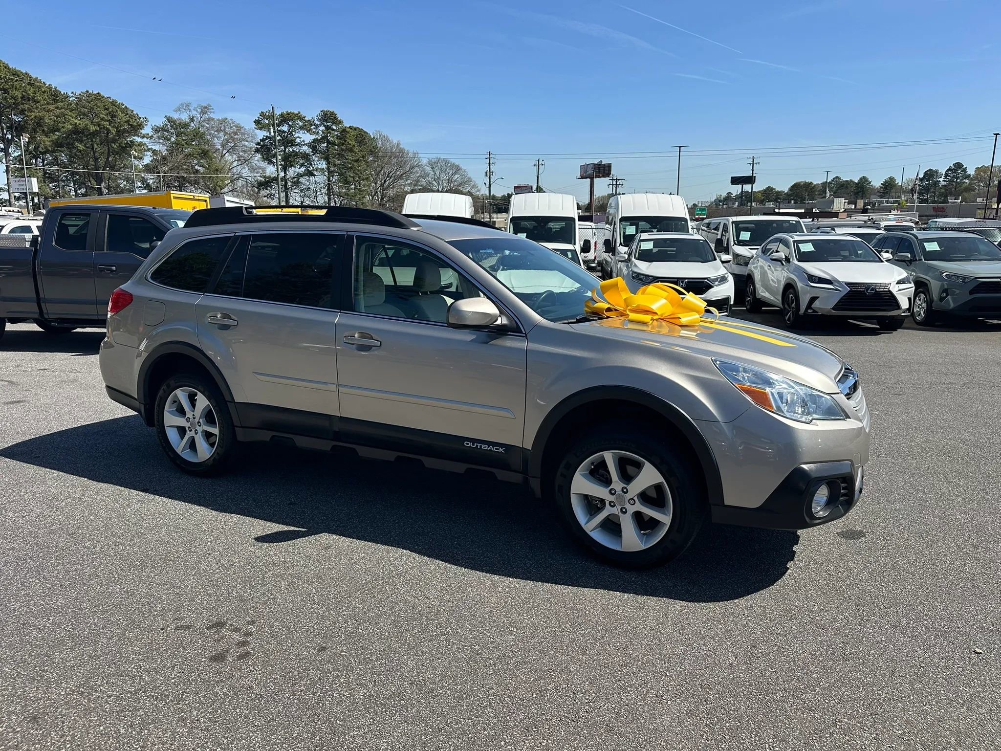 Used 2014 Subaru Outback 2.5i Premium image 11