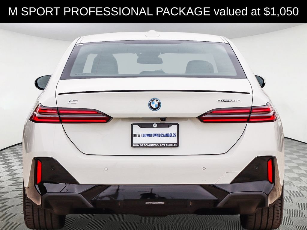 Used 2026 BMW i5 eDrive40 w/ M Sport Package RWD image 5