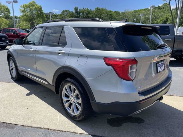Certified 2023 Ford Explorer XLT w/ Equipment Group 202A AWD/4WD image 4