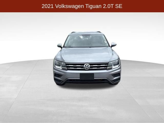 Used 2021 Volkswagen Tiguan SE AWD/4WD image 2