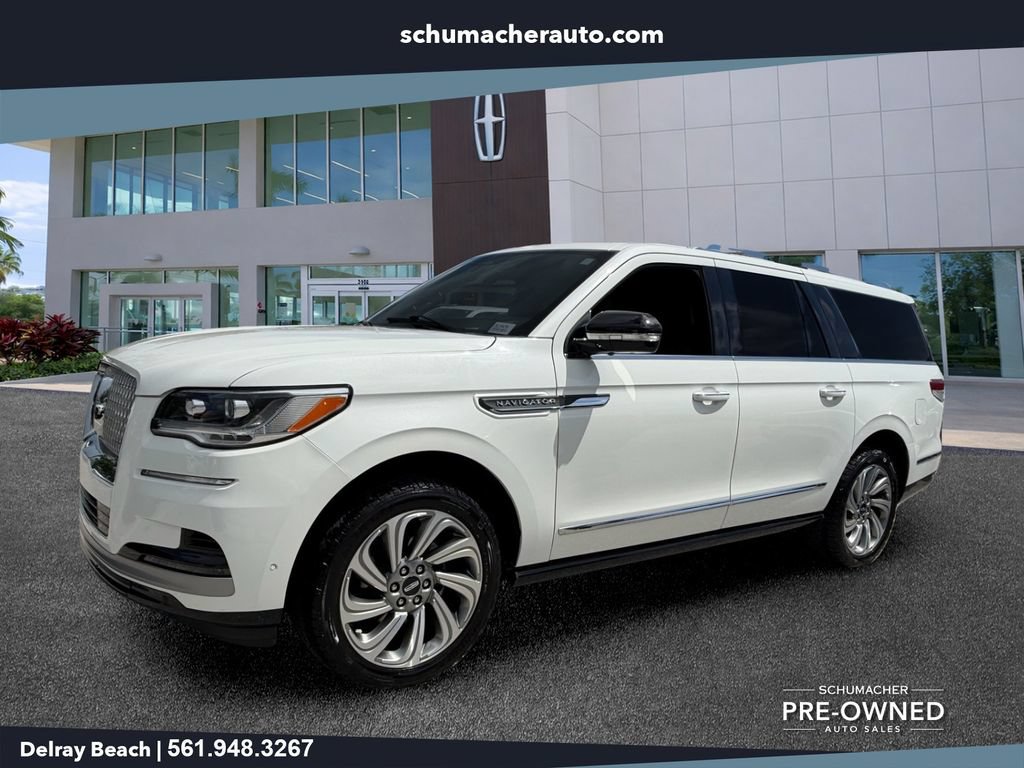 Used 2022 Lincoln Navigator L Reserve RWD image 3