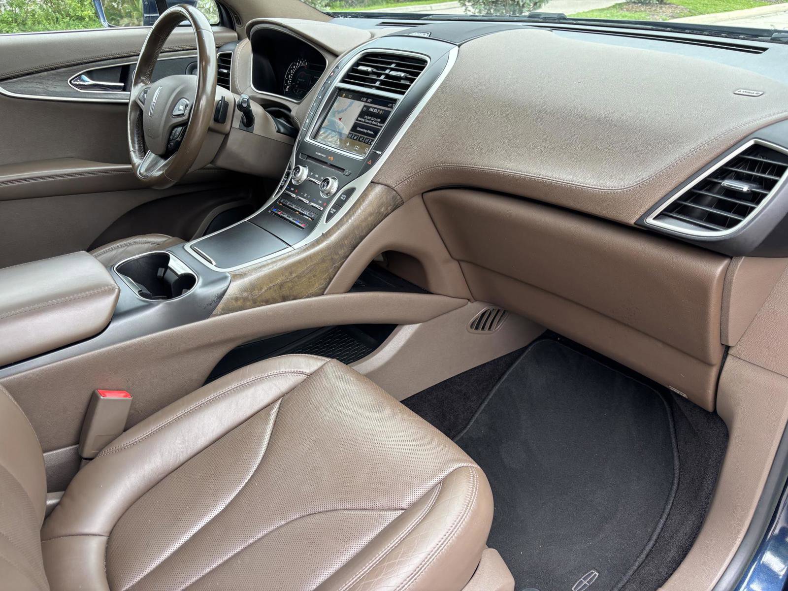 Used 2017 Lincoln MKX Reserve w/ Driver Assistance Package image 12