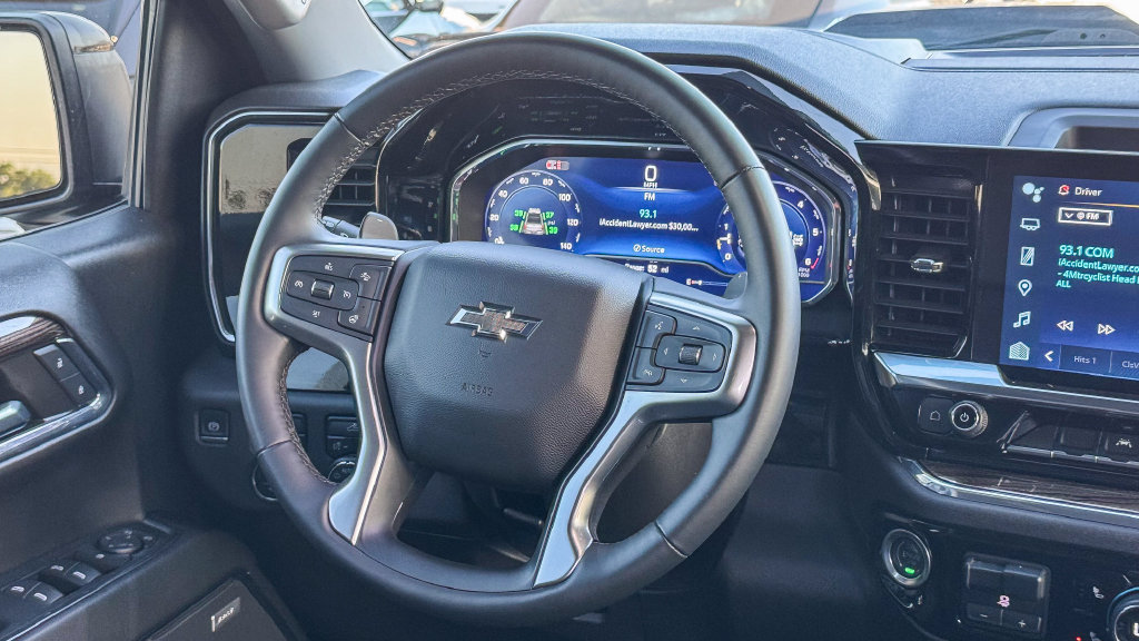 Used 2024 Chevrolet Silverado 1500 LT Trail Boss w/ Convenience Package II AWD/4WD image 17