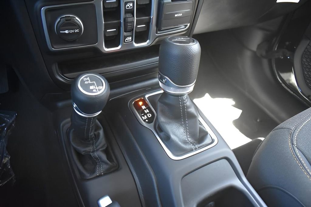 New 2025 Jeep Gladiator Sport image 21