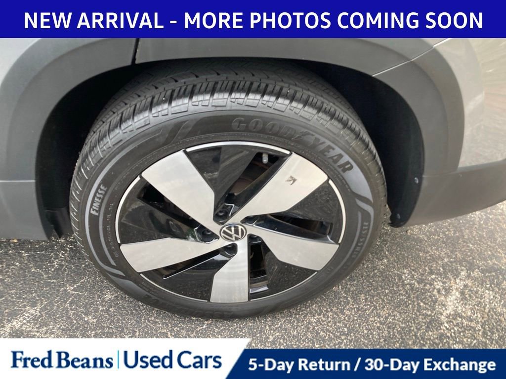 Used 2023 Volkswagen Taos S w/ Driver Assistance Package AWD/4WD image 7