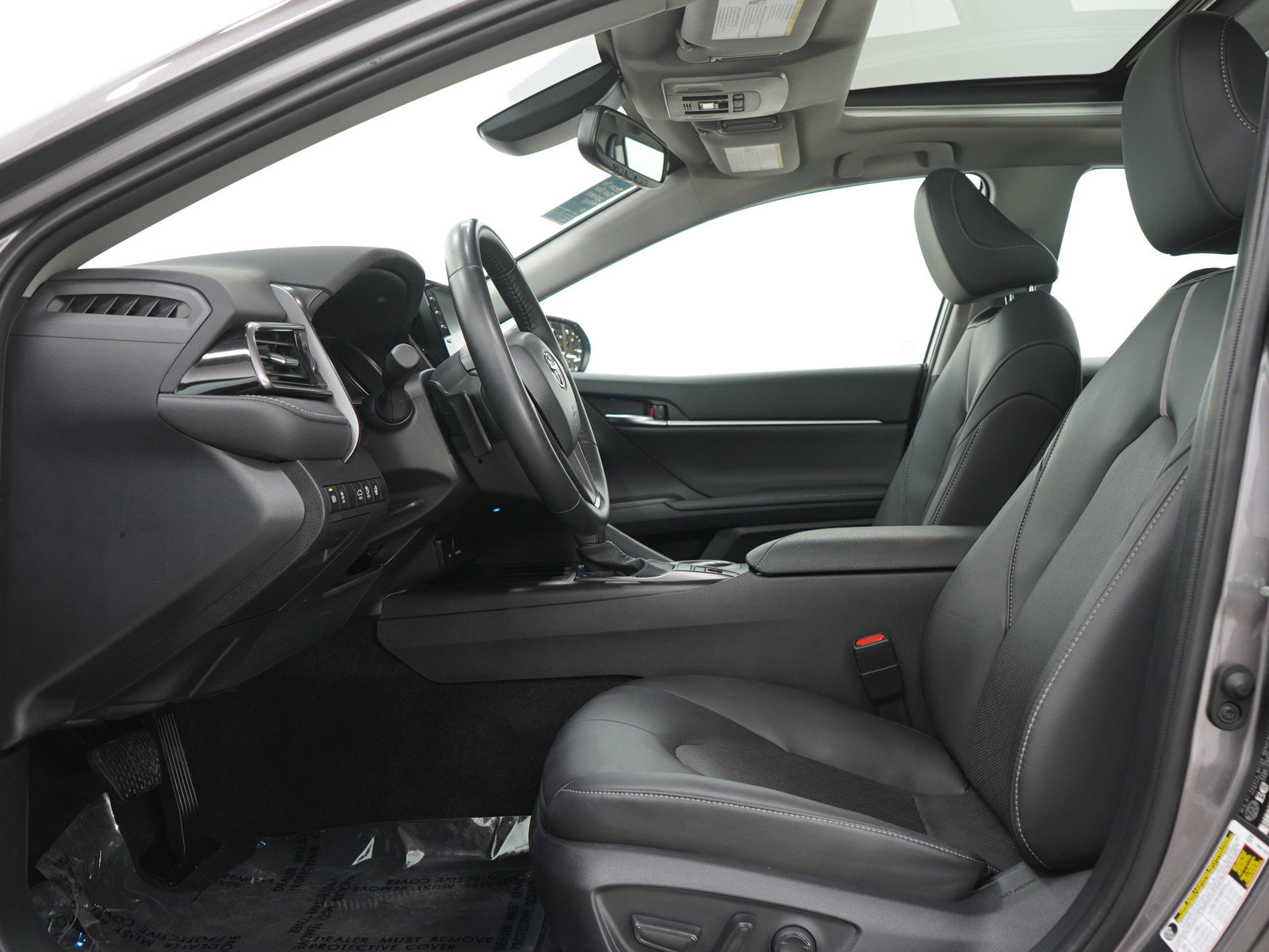 Used 2022 Toyota Camry XSE FWD image 22