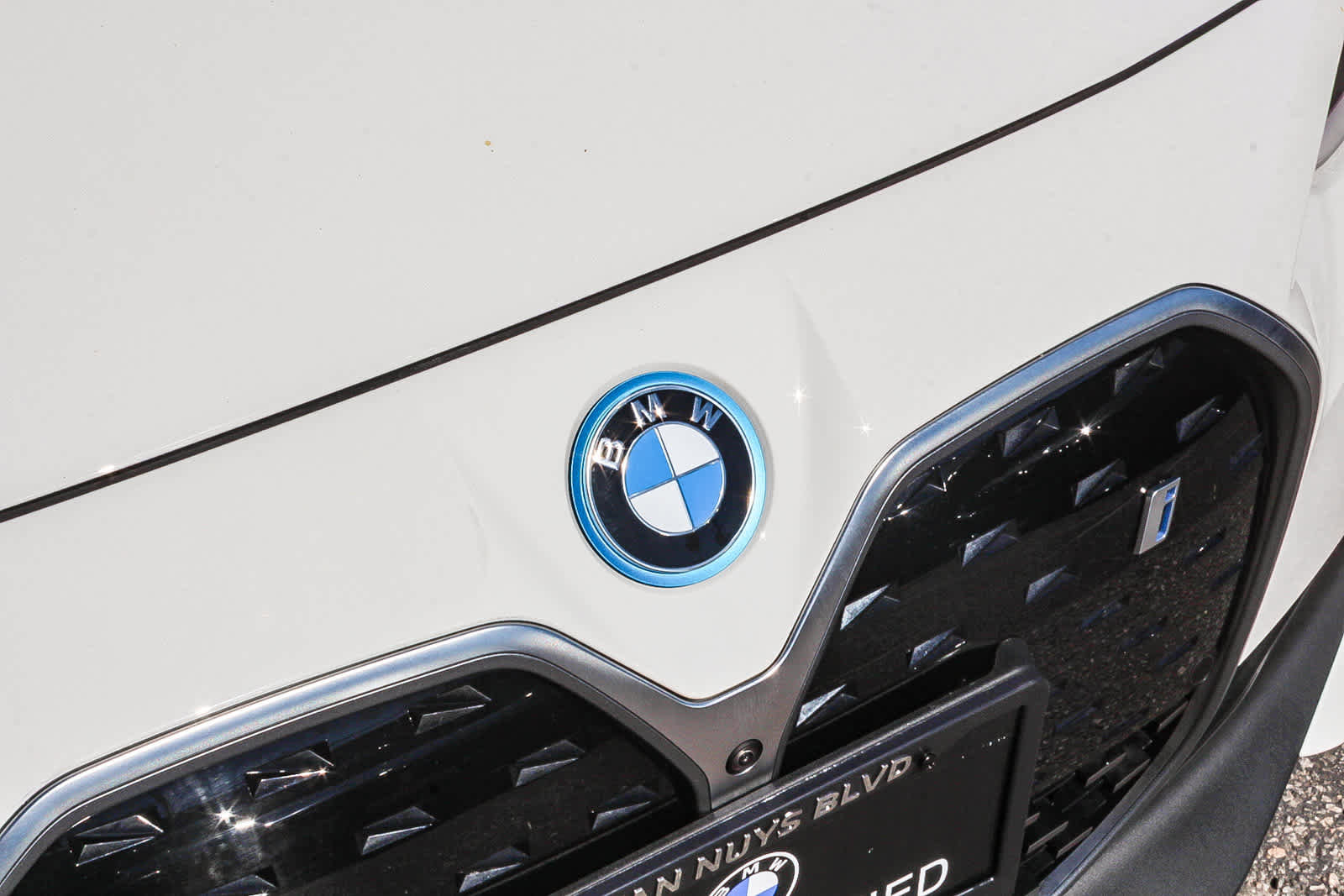 Certified 2023 BMW i4 eDrive35 w/ Premium Package image 11