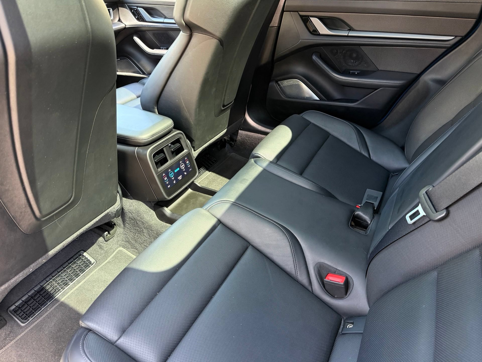 Certified 2021 Porsche Taycan Turbo S AWD/4WD image 31