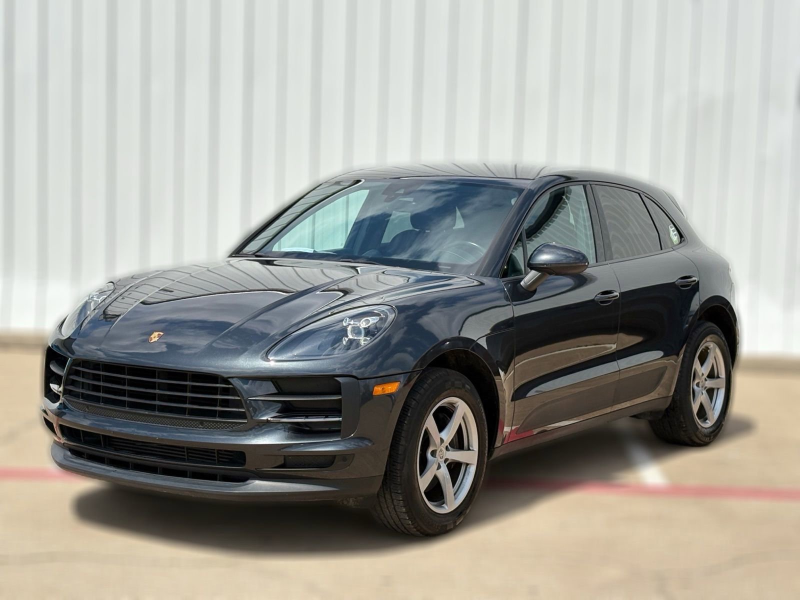 Used 2020 Porsche Macan image 3
