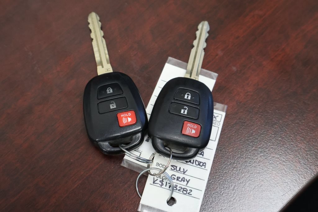 Used 2019 Toyota Sequoia SR5 AWD/4WD image 31
