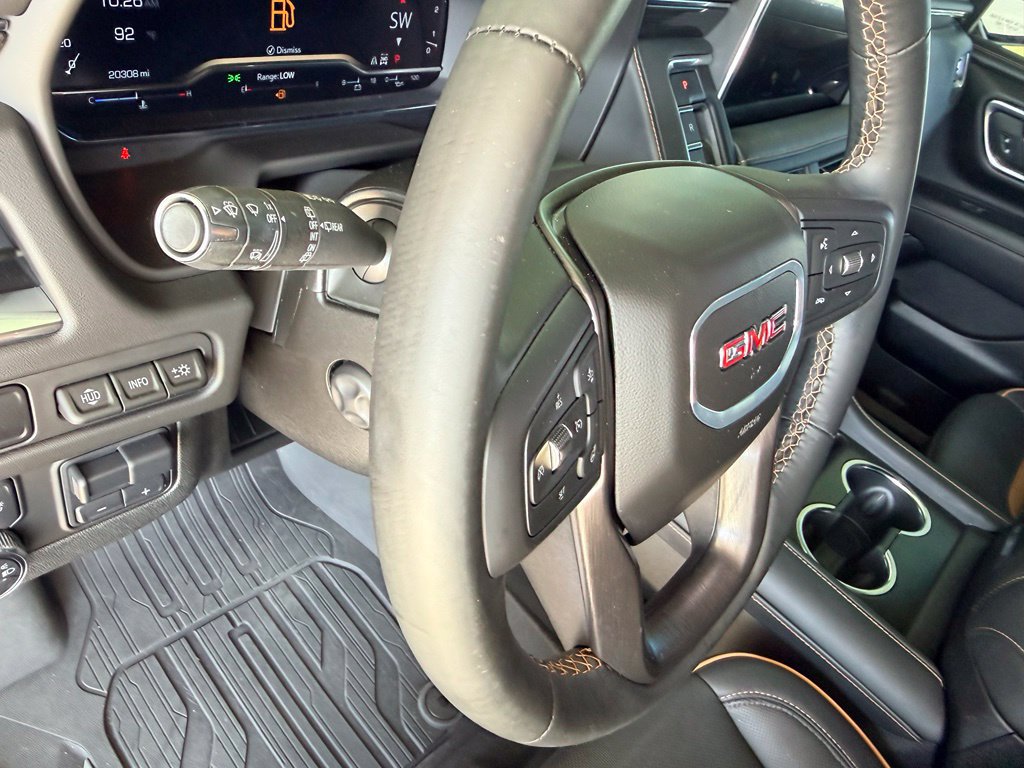Used 2024 GMC Yukon XL AT4 w/ Technology Package AWD/4WD image 21