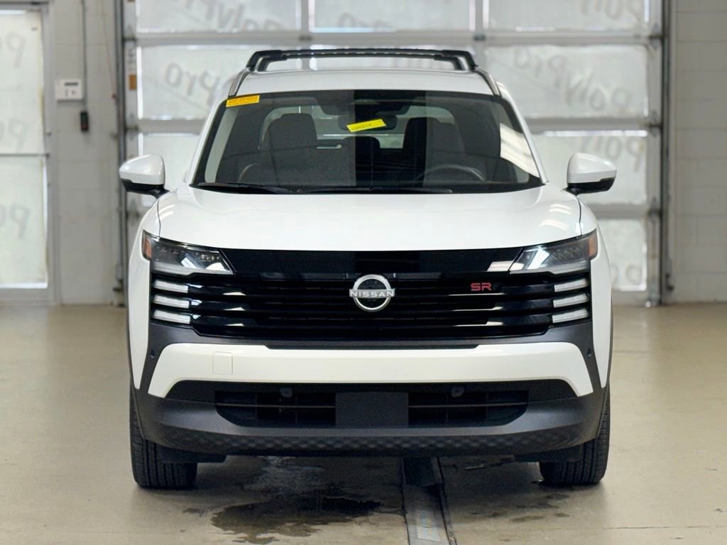 Used 2025 Nissan Kicks SR w/ Illumination Package AWD/4WD image 2