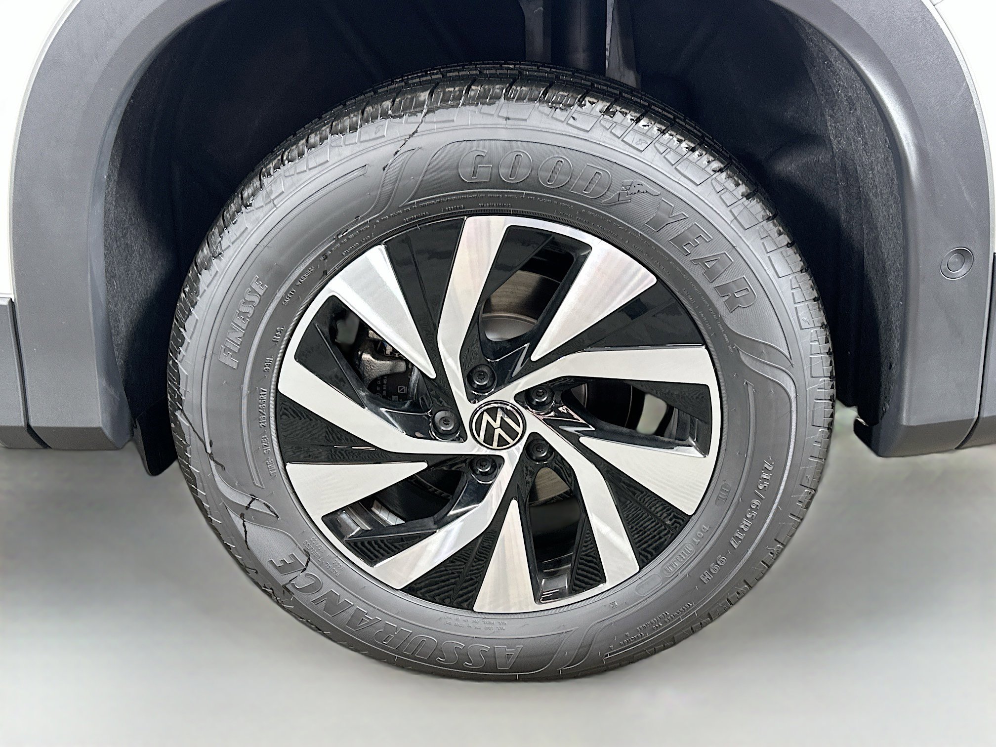 New 2025 Volkswagen Tiguan S image 29