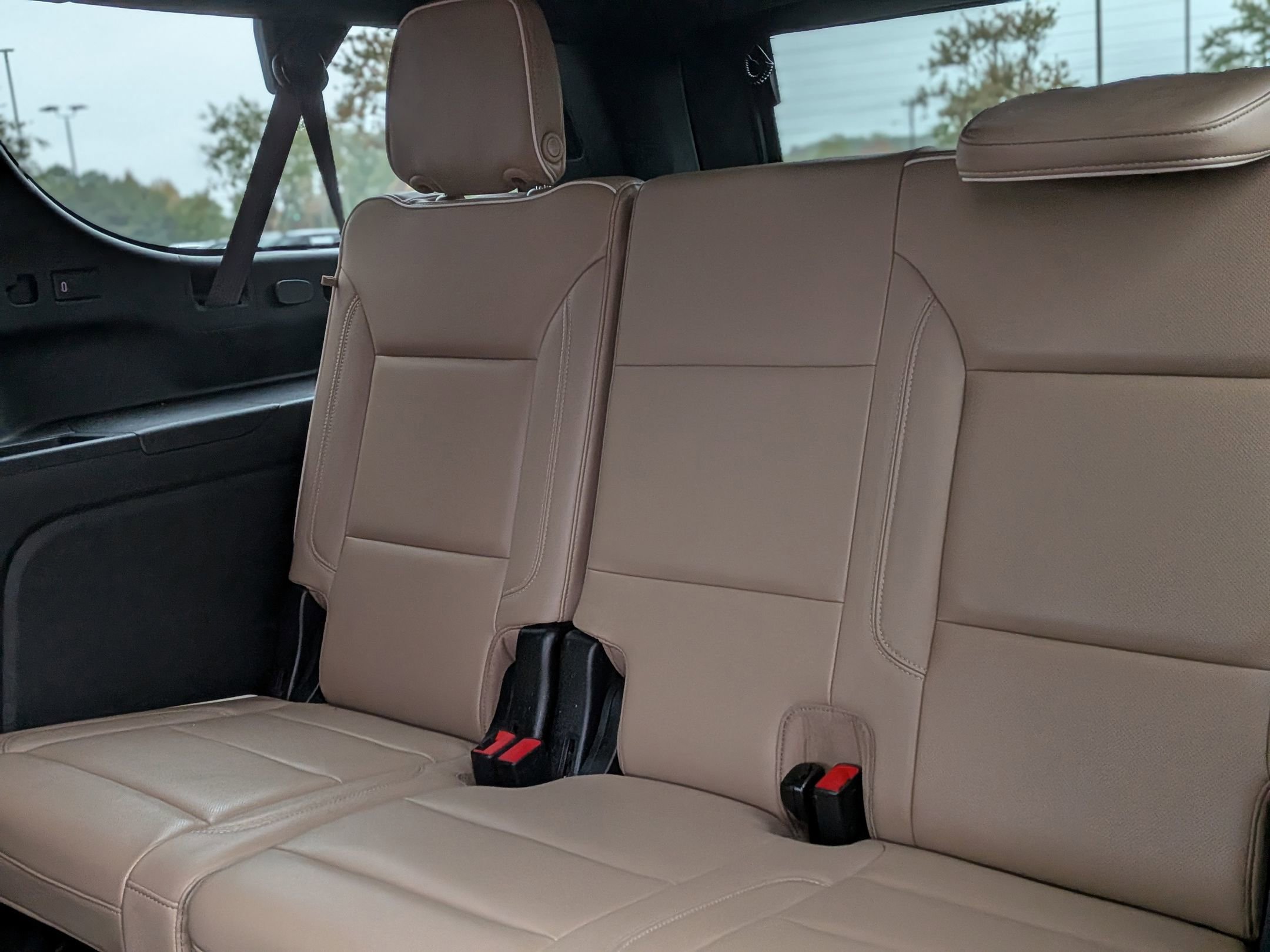 Used 2021 Chevrolet Suburban Premier image 35