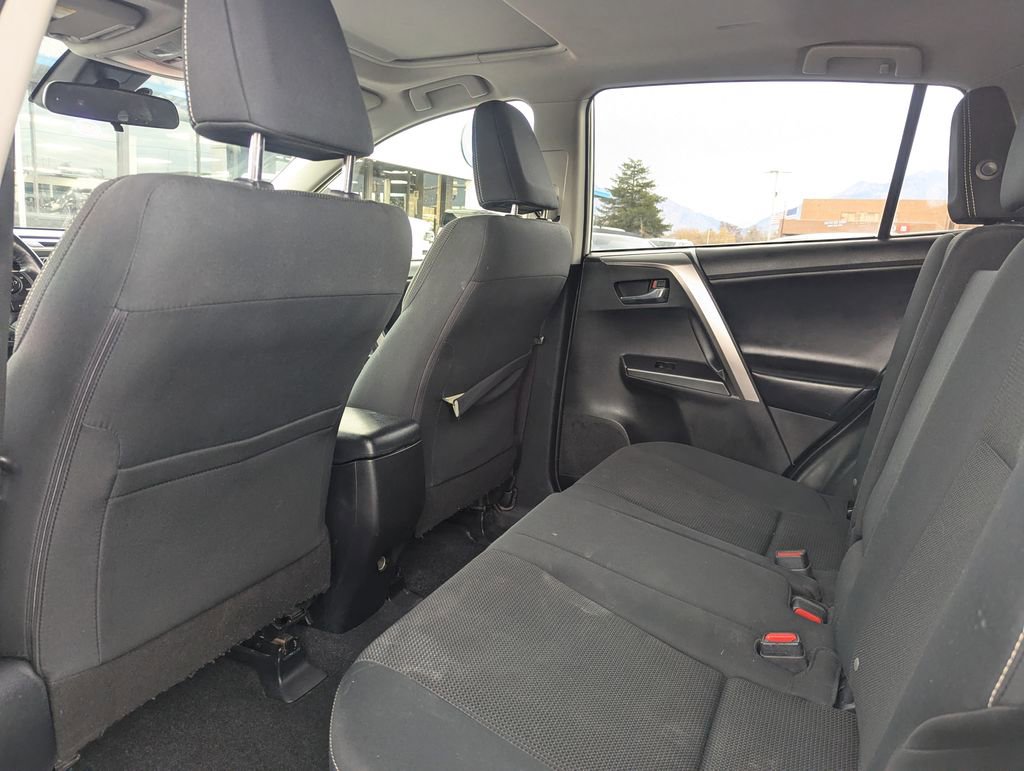 Used 2018 Toyota RAV4 XLE image 30