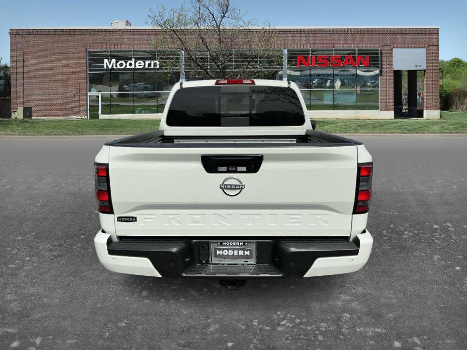Certified 2025 Nissan Frontier SV w/ SV Convenience Package image 3