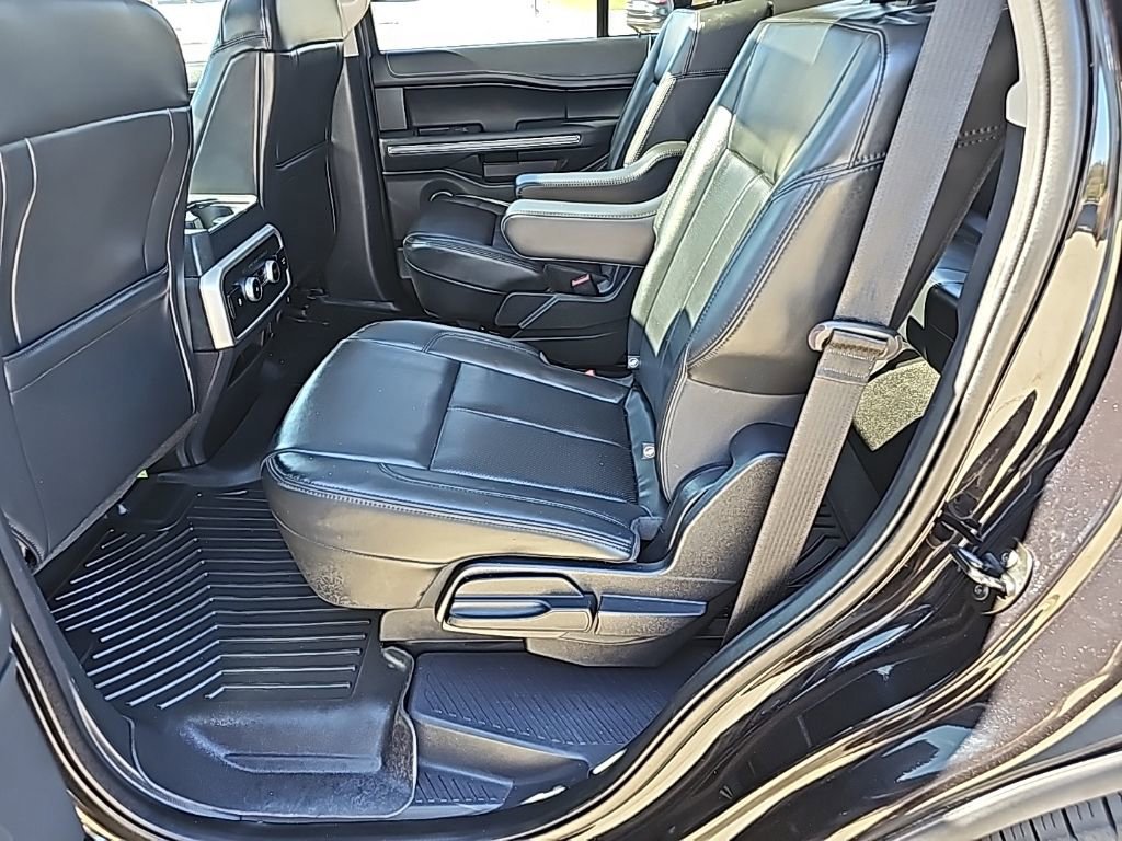 Used 2022 Ford Expedition XLT image 18
