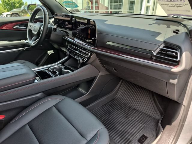 Used 2024 Chevrolet Traverse Z71 w/ LPO, Floor Liner Package AWD/4WD image 32