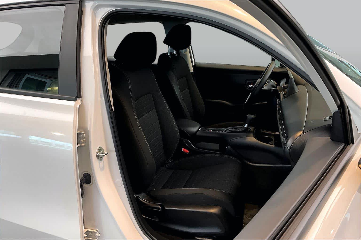 Used 2024 Honda HR-V LX image 9