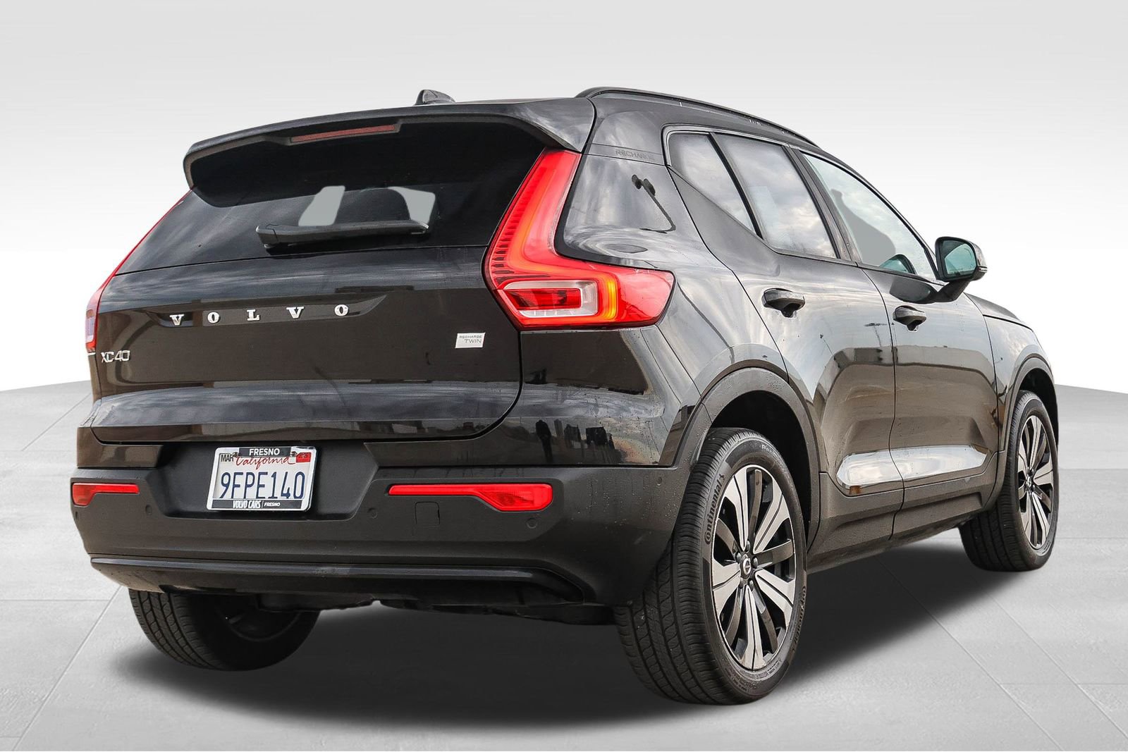 Used 2023 Volvo XC40 Recharge Plus image 6