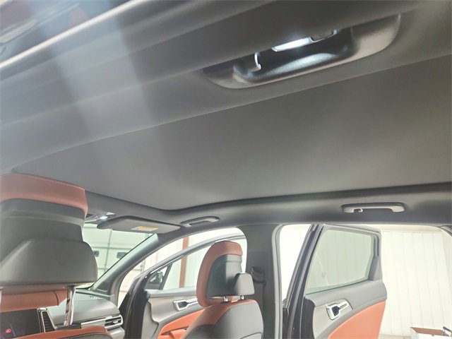 Used 2025 Kia Sportage SX image 22