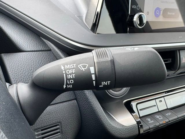 Used 2024 Toyota Prius LE image 23