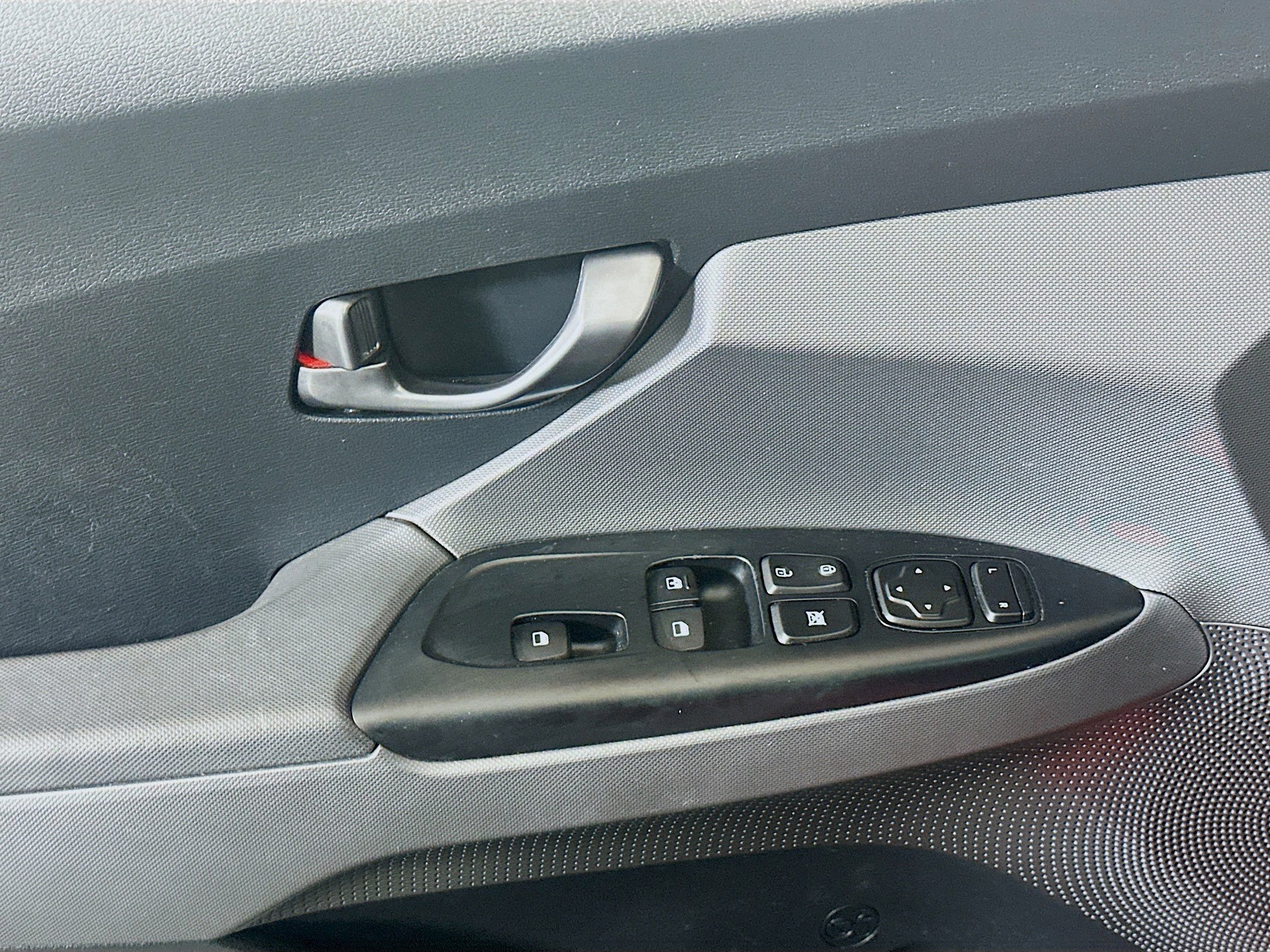 Used 2019 Hyundai Veloster 2.0 Premium image 15
