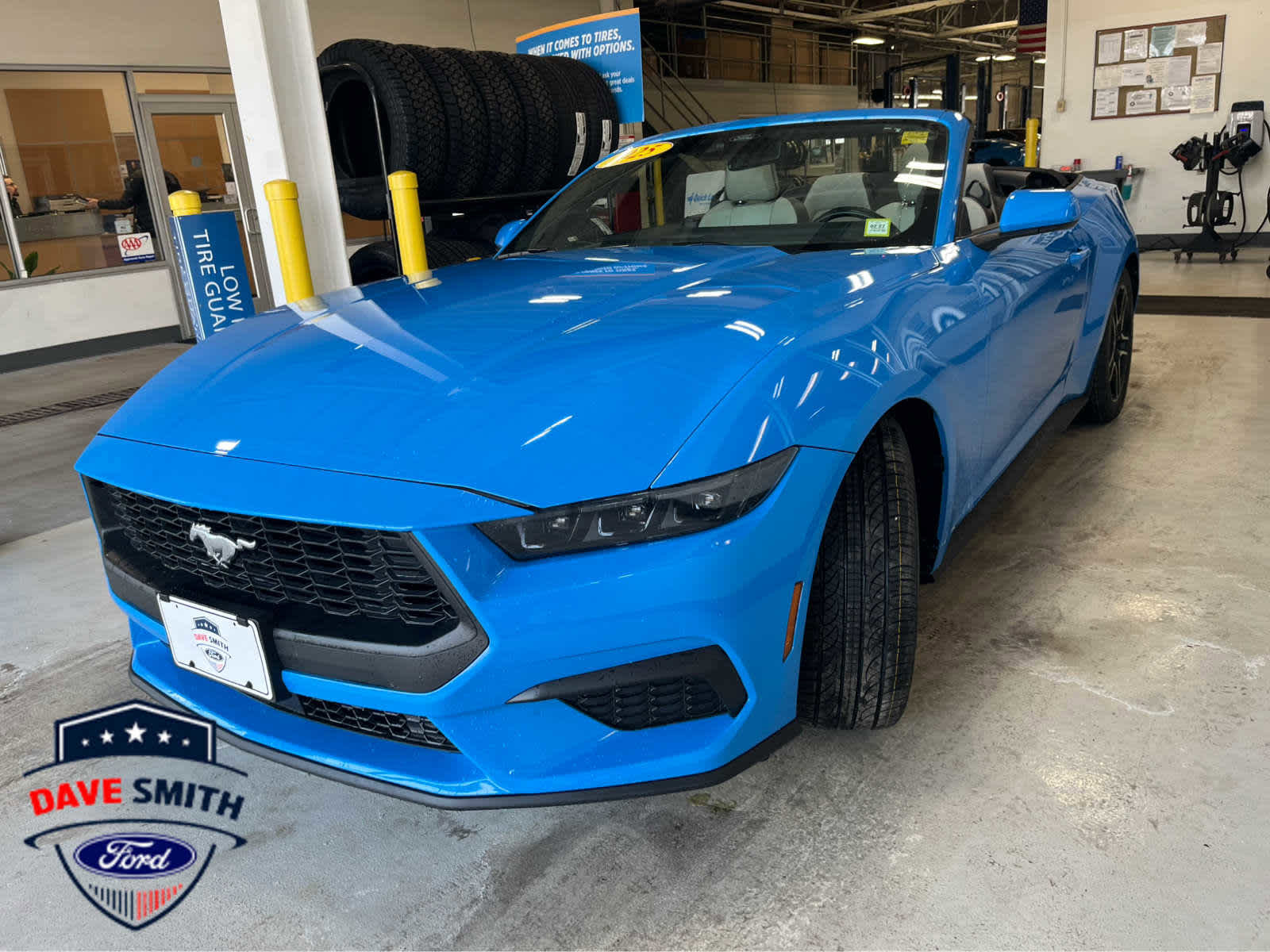 Used 2025 Ford Mustang Premium image 4