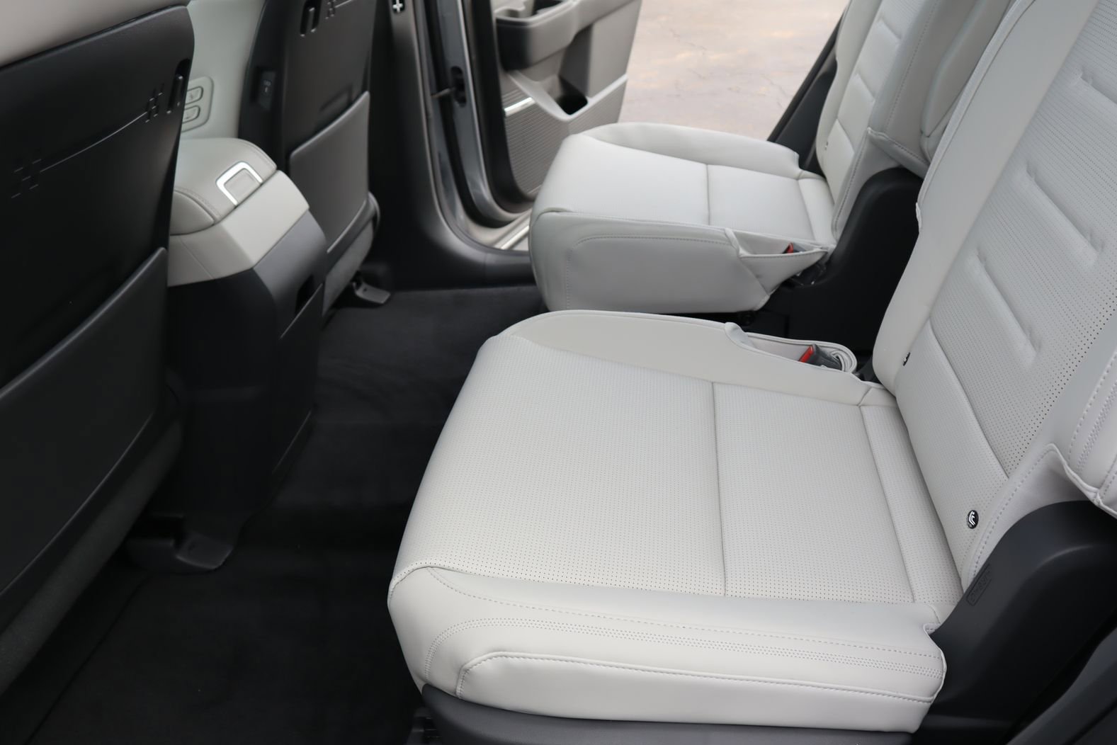 New 2025 Hyundai Santa Fe Calligraphy image 18