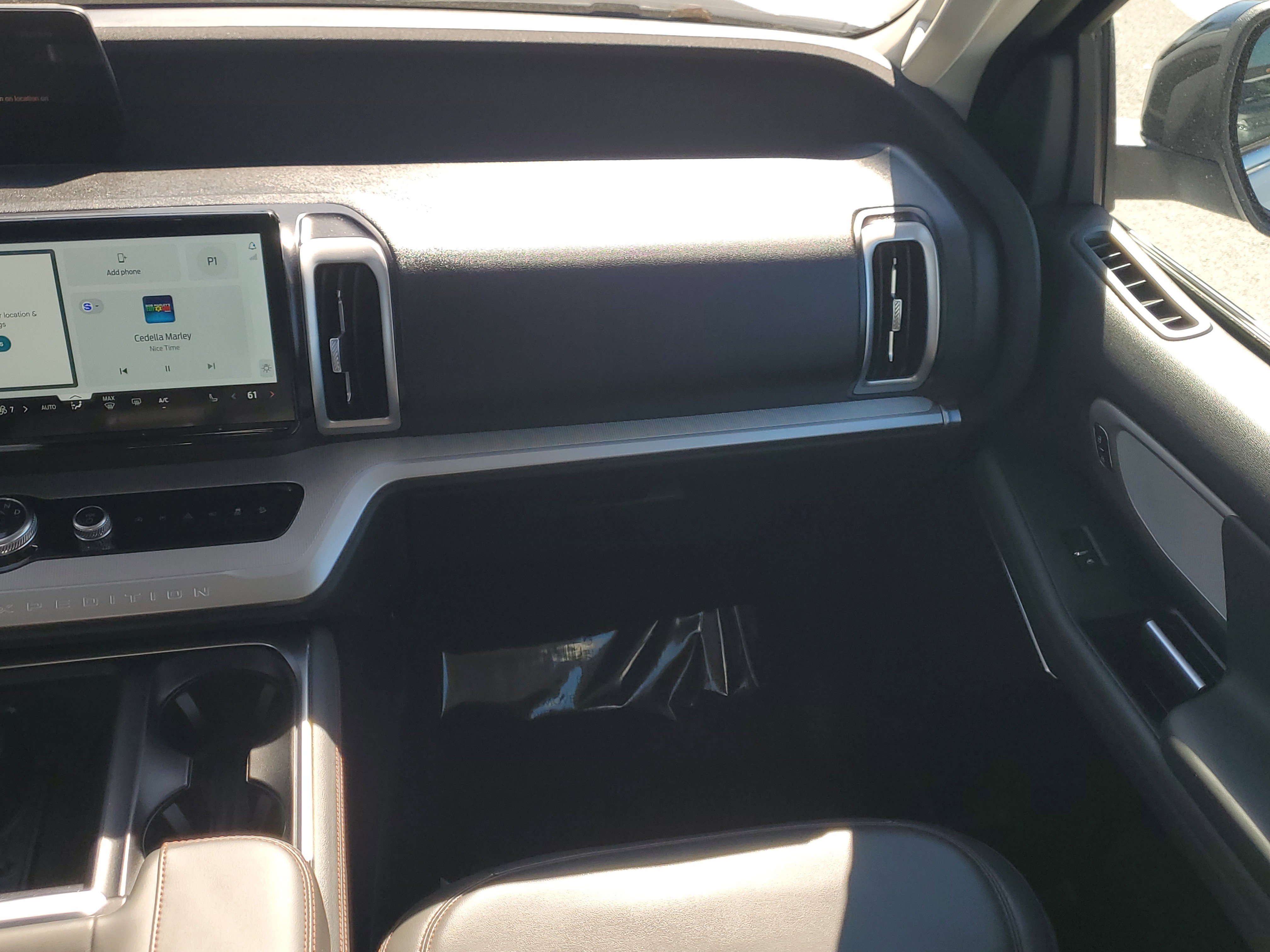 Certified 2025 Ford Expedition Active image 18