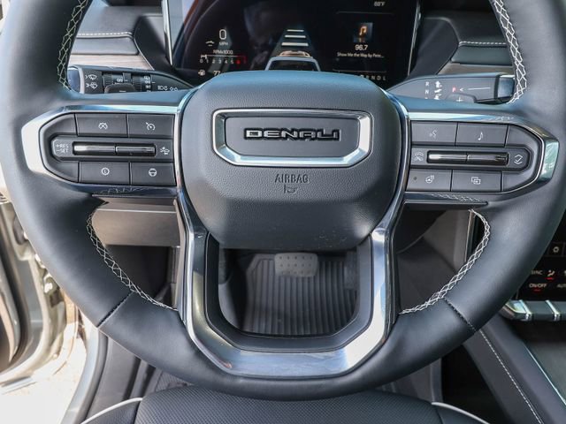 Used 2025 GMC Acadia Denali w/ Super Cruise Package FWD image 17