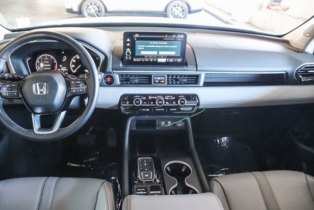 Used 2023 Honda Pilot Touring image 13