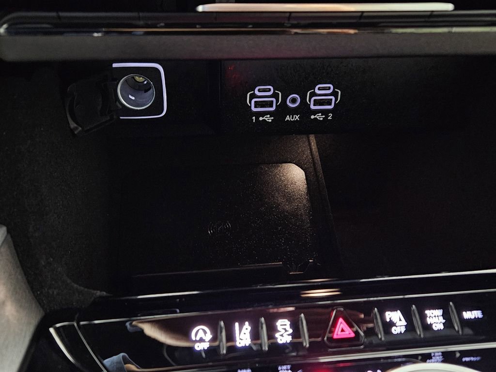 Used 2025 Jeep Wagoneer 2WD image 15