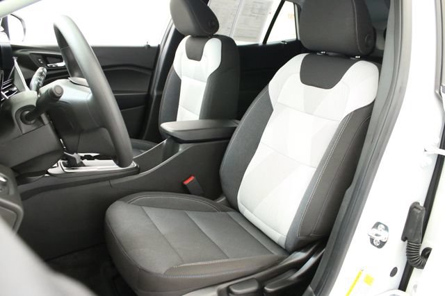 Certified 2025 Chevrolet Trax LS FWD image 24