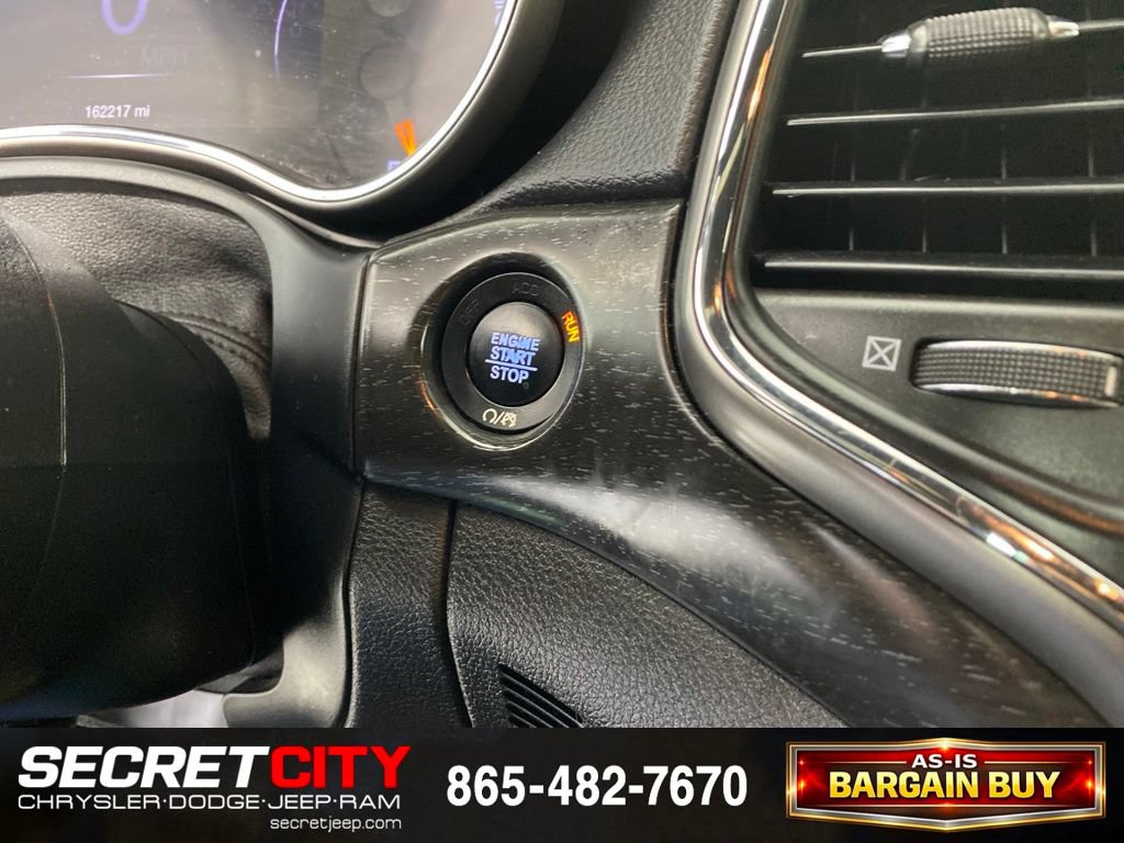 Used 2018 Jeep Grand Cherokee Laredo AWD/4WD image 16
