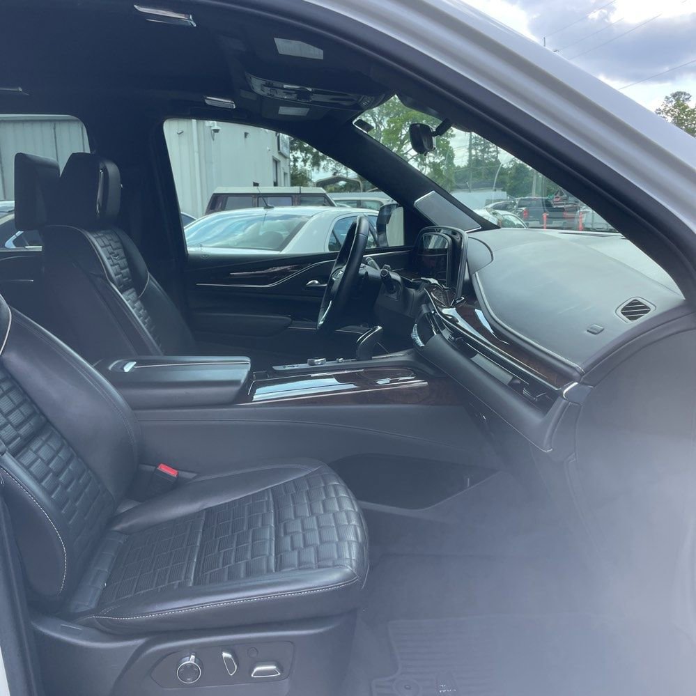 Used 2022 Cadillac Escalade ESV Sport Platinum w/ Heavy-Duty Trailer Package AWD/4WD image 14
