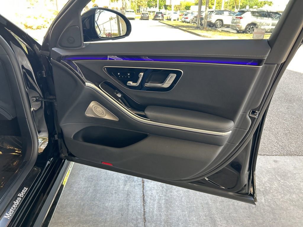 Used 2023 Mercedes-Benz S 500 4MATIC w/ AMG Line image 29