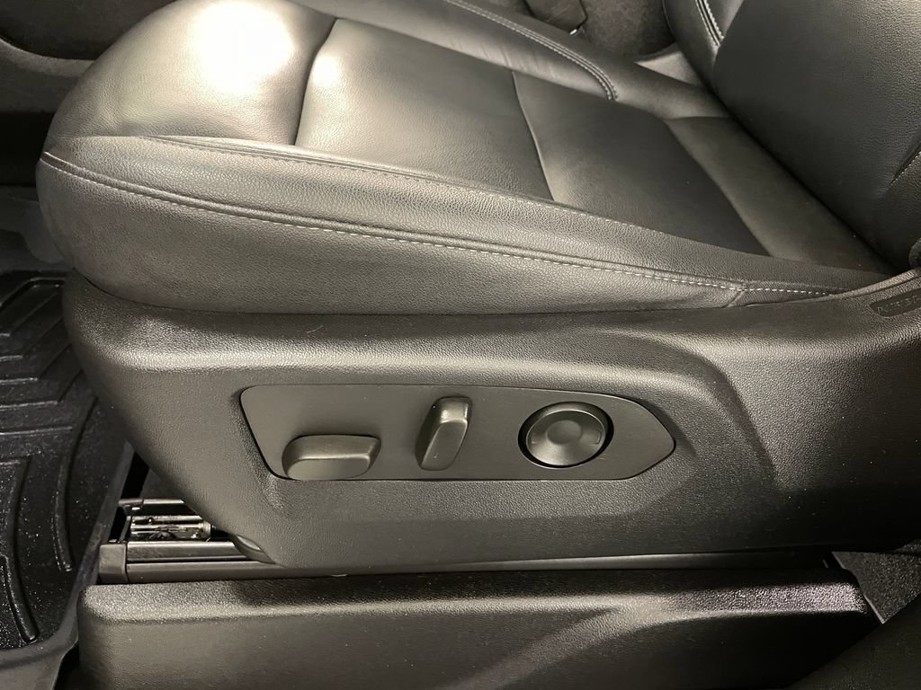 Used 2021 Chevrolet Tahoe Z71 w/ Rear Media and Nav Package AWD/4WD image 14