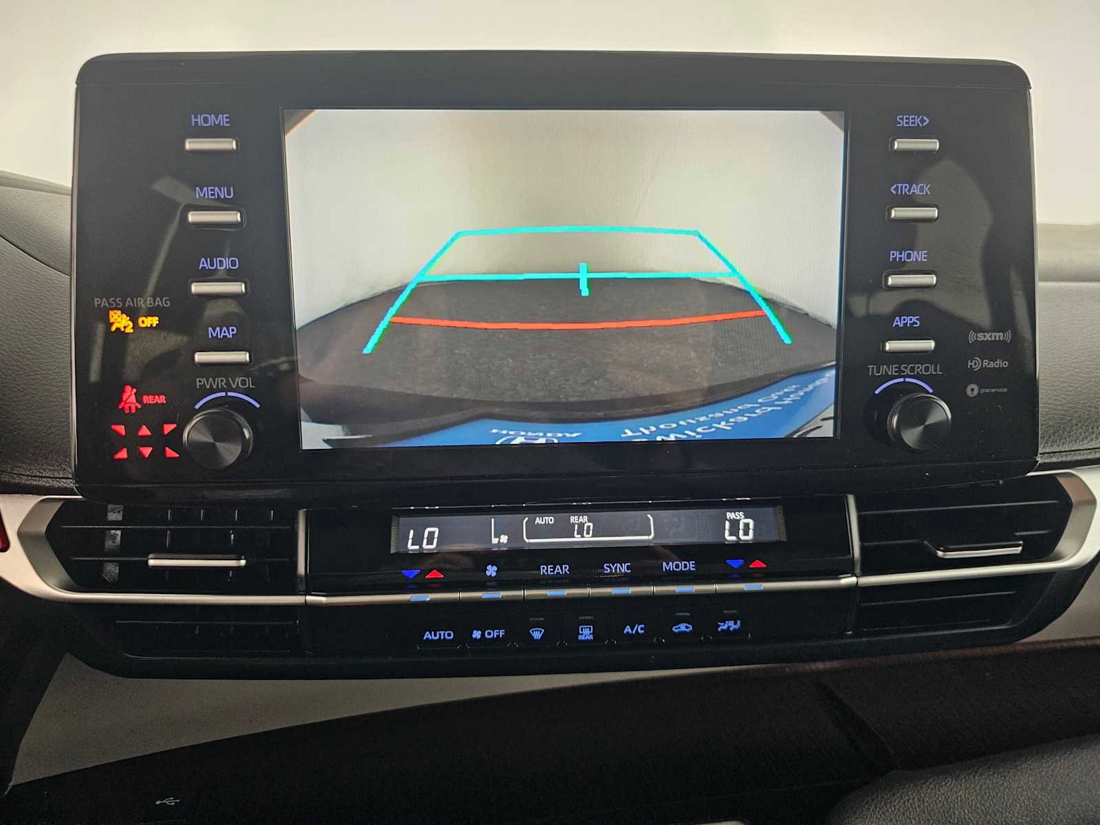 Used 2024 Toyota Sienna LE image 27