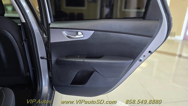 Used 2016 Kia Forte LX FWD image 14