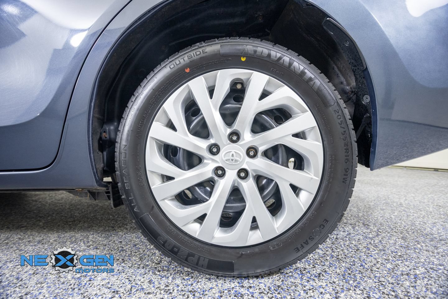 Used 2018 Toyota Corolla LE FWD image 44