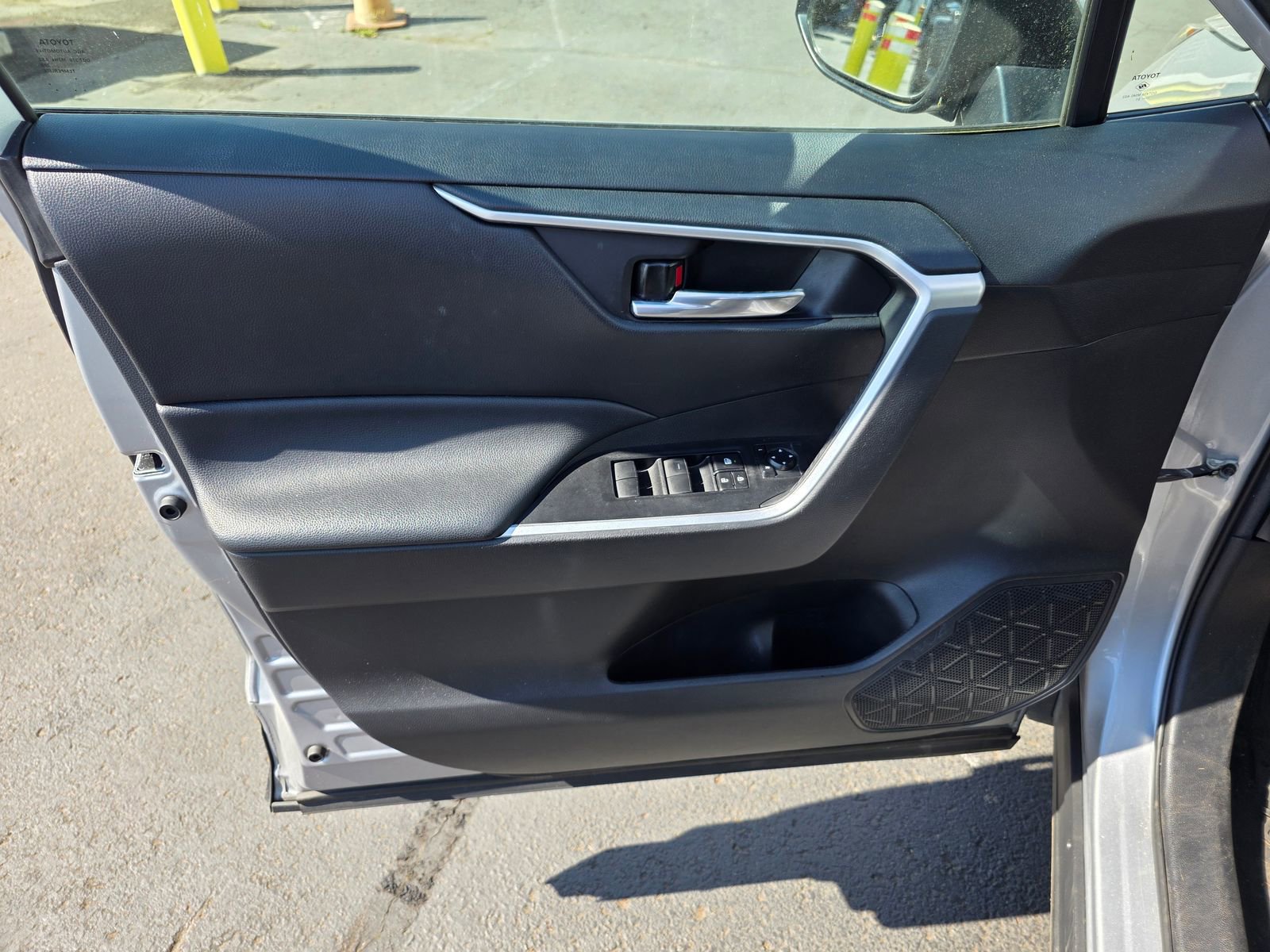 Used 2021 Toyota RAV4 XLE AWD/4WD image 10