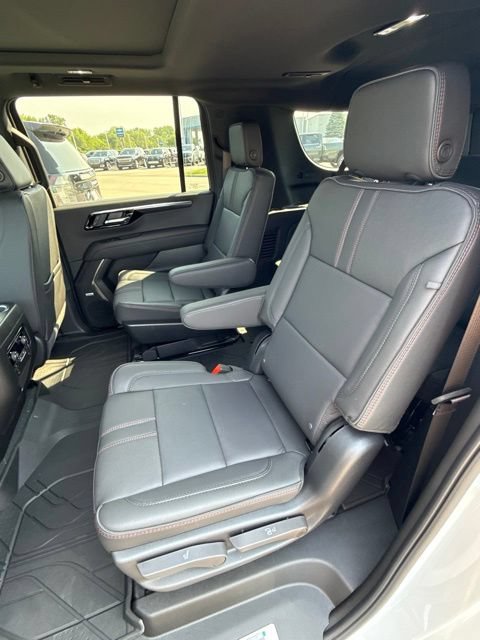 New 2026 Chevrolet Suburban RST w/ RST Capability Package AWD/4WD image 31