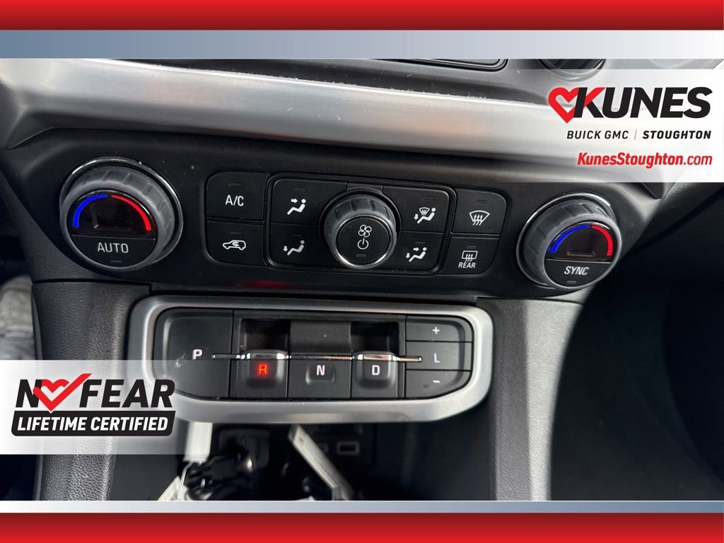 Used 2023 GMC Acadia SLT image 32