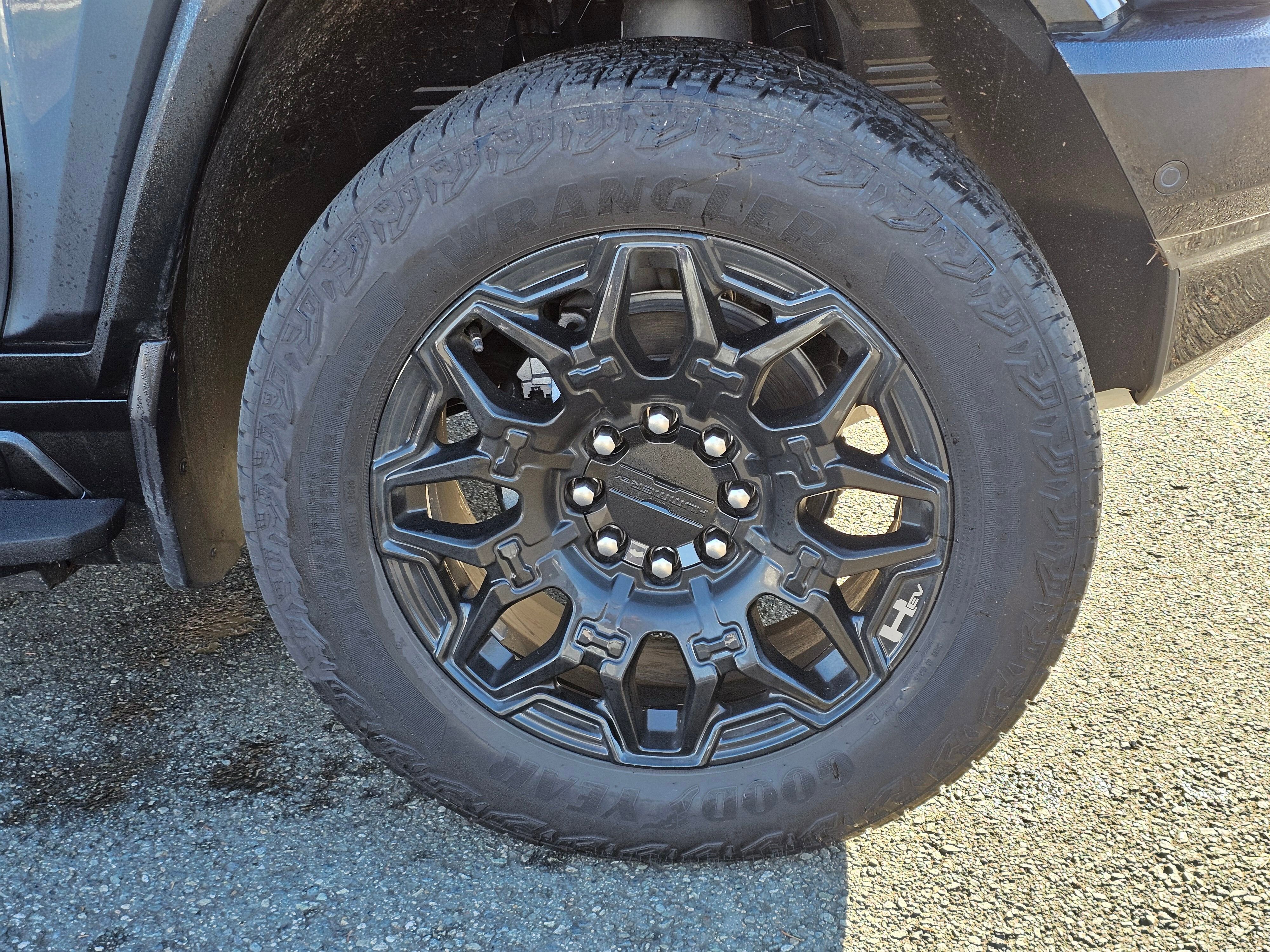 New 2025 GMC Hummer EV 2X image 9