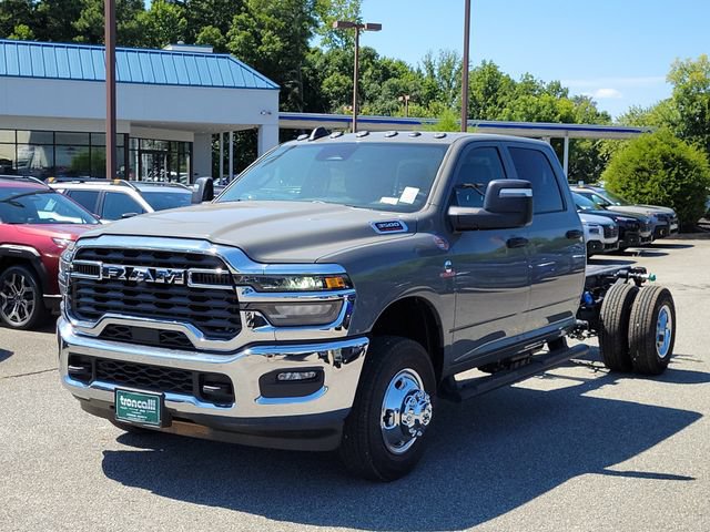 New 2026 RAM 3500 Tradesman w/ Chrome Appearance Group A AWD/4WD image 3