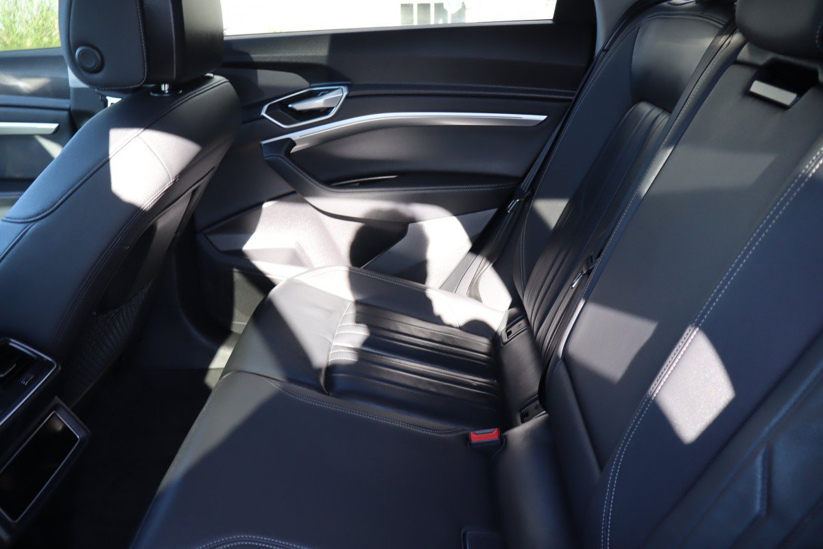 Used 2021 Audi e-tron Premium w/ Convenience Plus Package AWD/4WD image 30