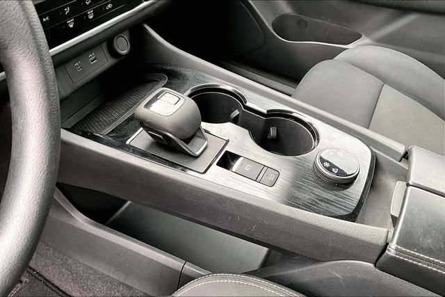 Used 2023 Nissan Rogue S image 13