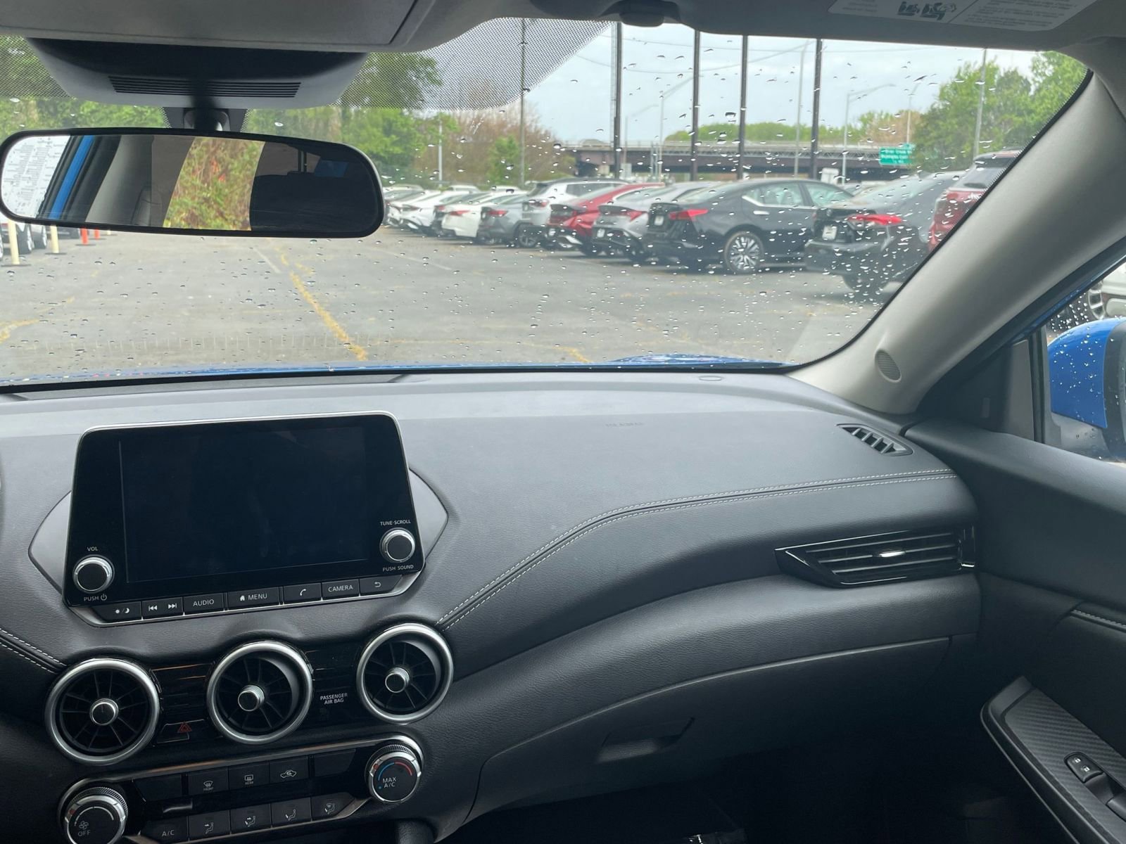 Used 2025 Nissan Sentra SV image 33